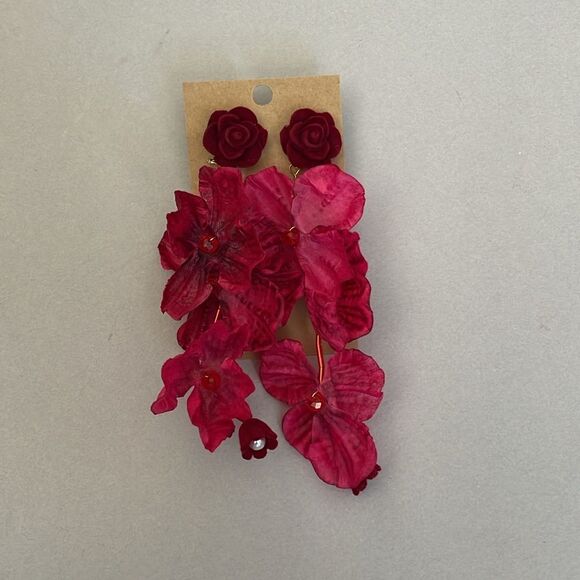 Radiant red flowers Earrings A1255 - Picture 3 of 4